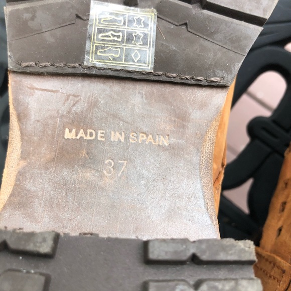 Lace up leather ankle boots - Picture 10 of 10